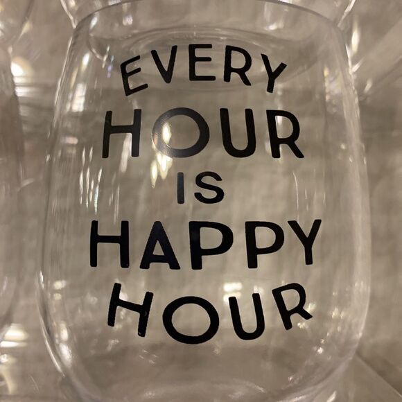 Set of four plastic clear with graphics wine glasses - Picture 4 of 6